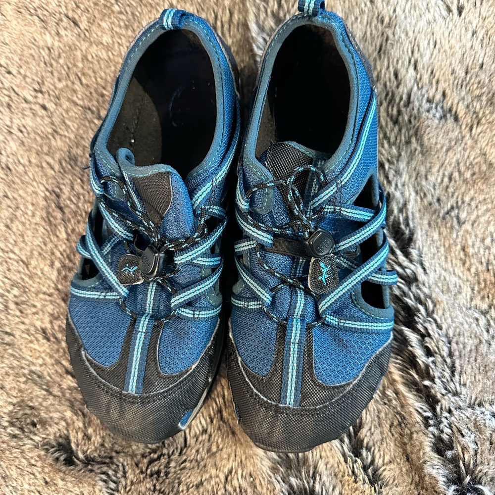 CHACO OUTCROSS size 3 brand new